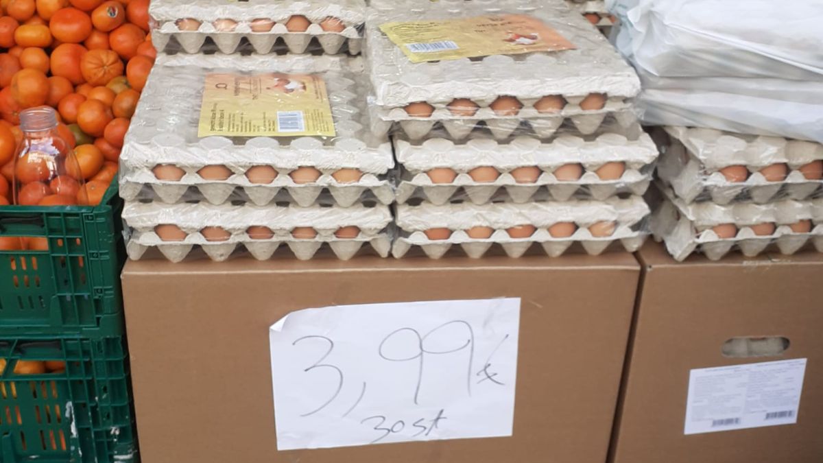 Nederlands tv-programma zorgt voor ophef door vele kooi-eieren in voedingsmiddelen