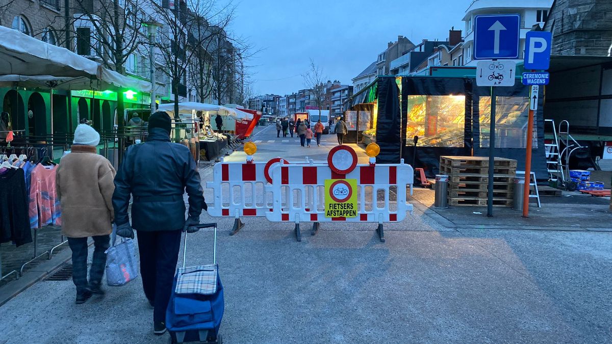 (+) Deinzenotering kent na lichte opwaartse beweging een stagnatie 	