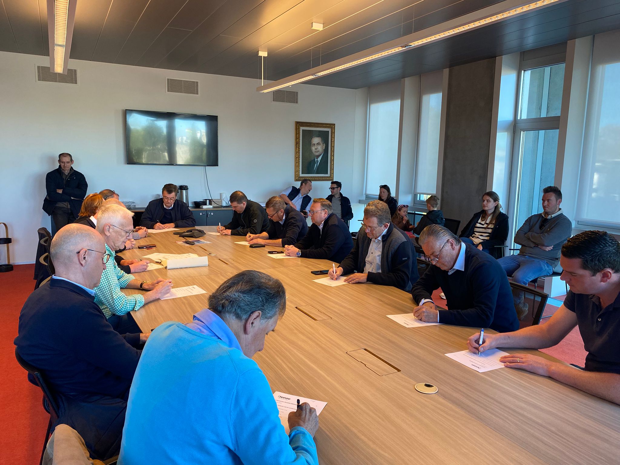 (+) Ijdele hoop op gelijke notering door overaanbod levende kippen