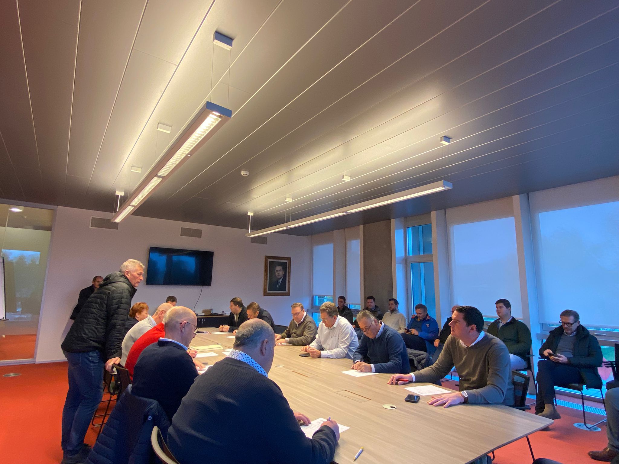 (+) Producenten dringen aan op kentering, slachthuizen houden been stijf