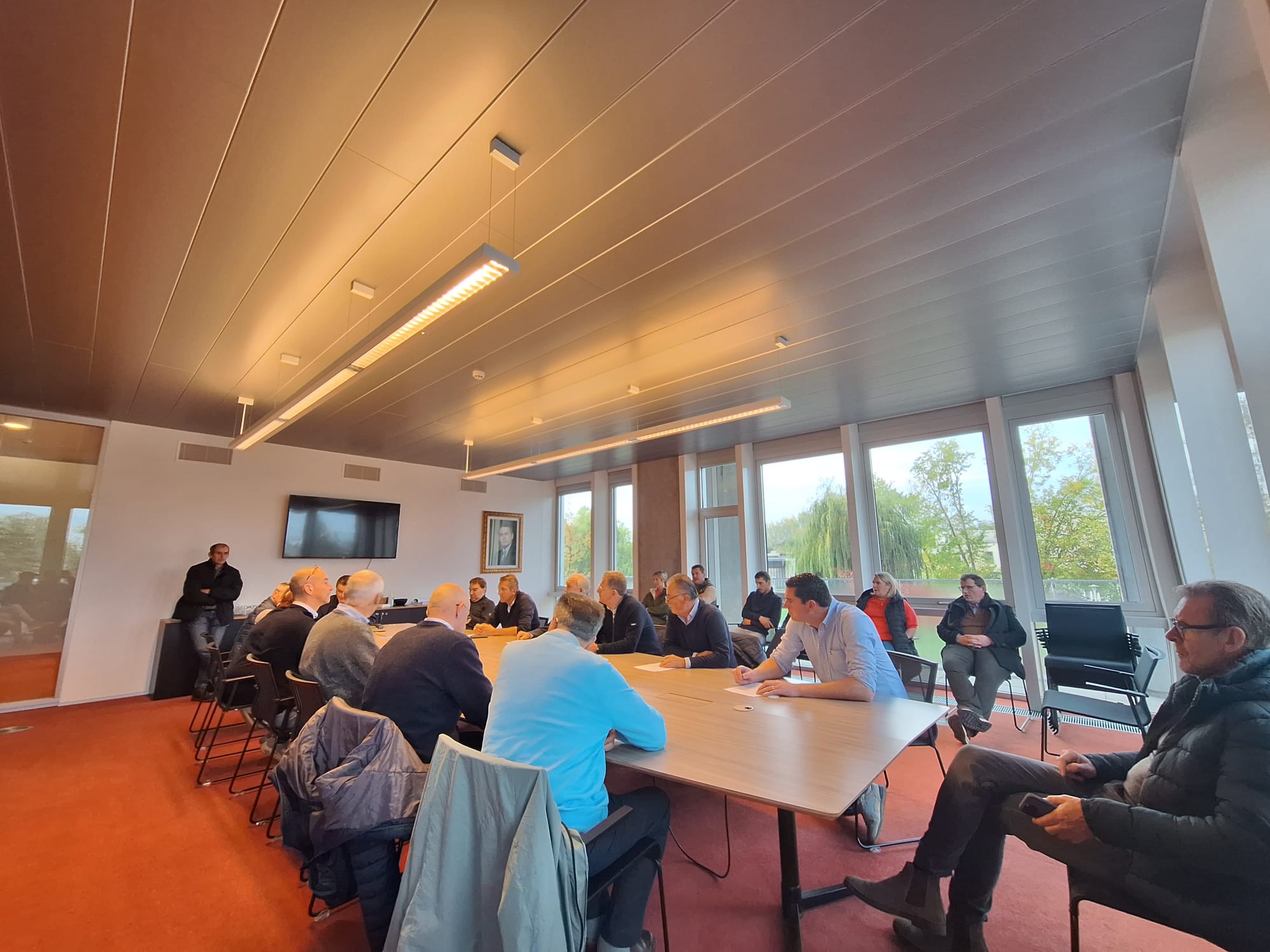 (+) Stroeve vleesmarkt duwt Deinzenotering opnieuw lager