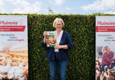 La Fédération nationale de l'aviculture lance VOLA, une version francophone de son magazine spécialisé Volaille