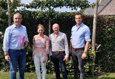 Landsbond Pluimvee ontvangt Europees parlementslid Tom Vandenkendelaere 